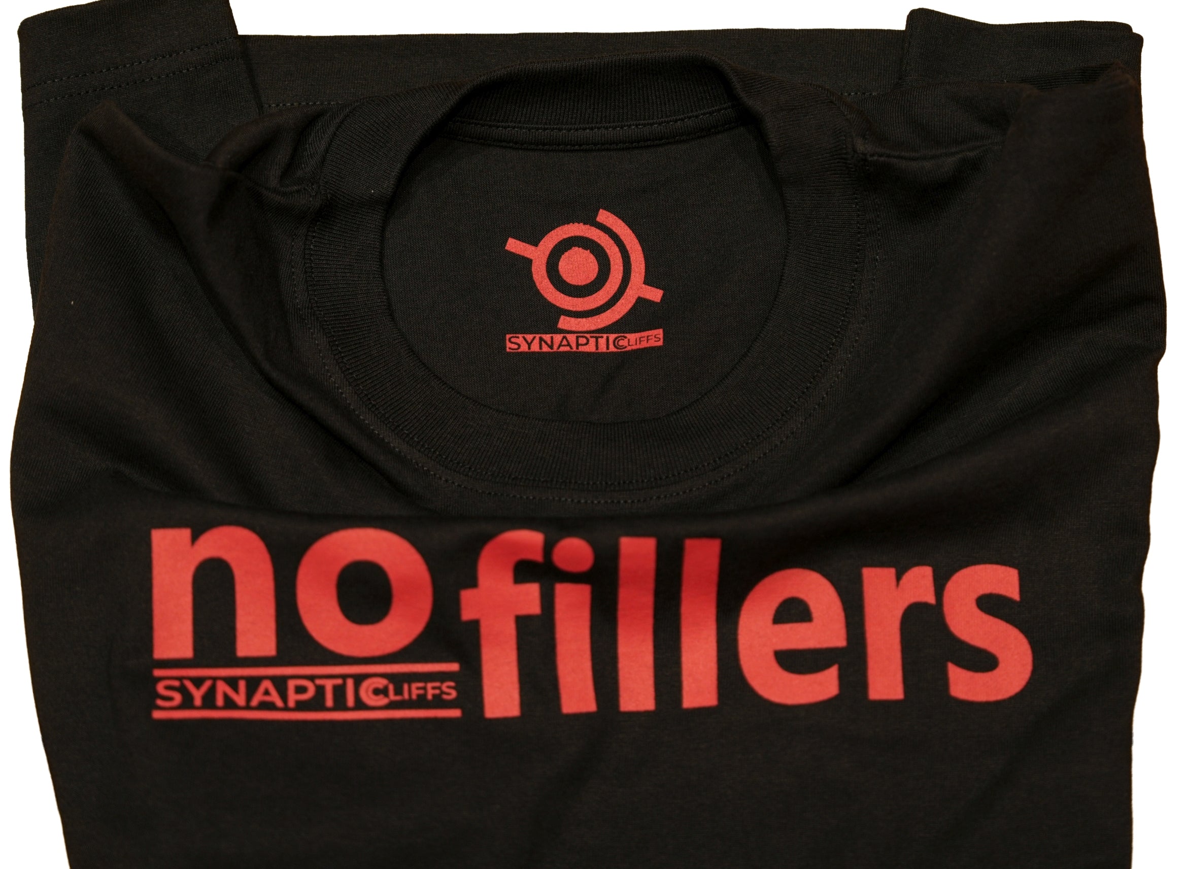 T-Shirt with a red 'NO FILLERS' print